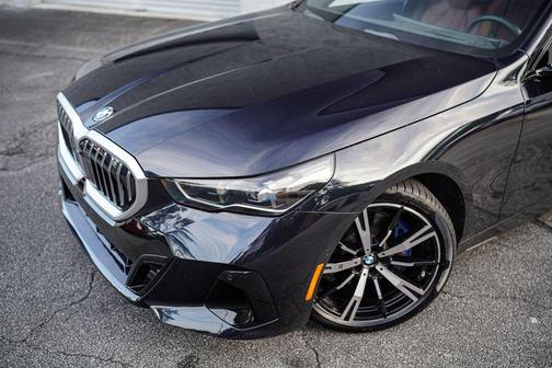 Carbon Black Metallic 2026 BMW 530 530i