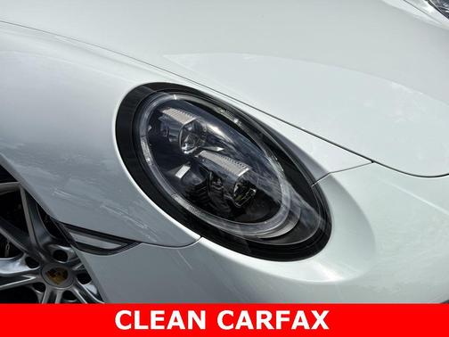 2019 Porsche 911 Carrera