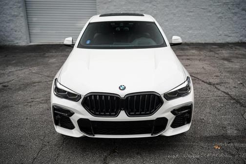 2023 BMW X6 M50i