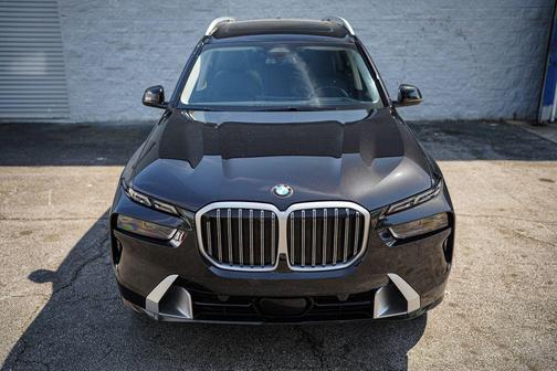 Black Sapphire Metallic 2025 BMW X7 xDrive40i