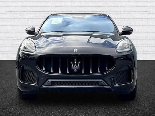 Nero Tempesta Metallic 2023 Maserati Grecale Modena