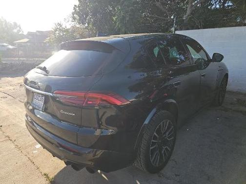 Nero Tempesta Metallic 2023 Maserati Grecale Modena