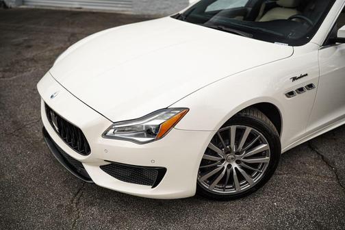 2022 Maserati Quattroporte Modena Q4