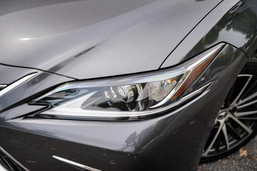 2023 Lexus ES 350 Base
