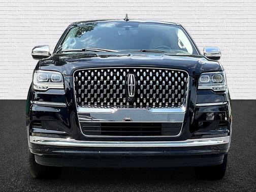 Infinite Black Metallic Clearcoat 2022 Lincoln Navigator Black Label