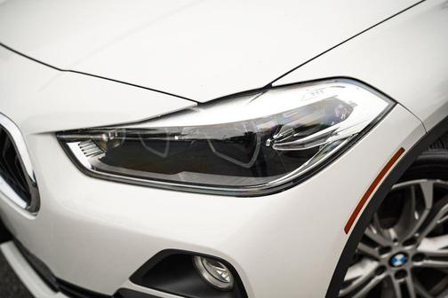 Alpine White 2018 BMW X2 sDrive28i