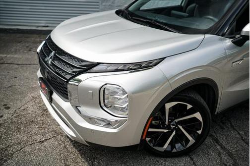 2023 Mitsubishi Outlander PHEV SE S-AWC