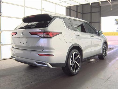 2023 Mitsubishi Outlander PHEV SE S-AWC