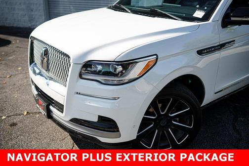 2022 Lincoln Navigator Standard
