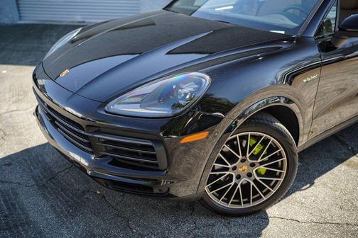 Black 2023 Porsche Cayenne Cayenne E-Hybrid Platinum Edition