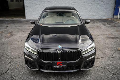 2022 BMW 740 i