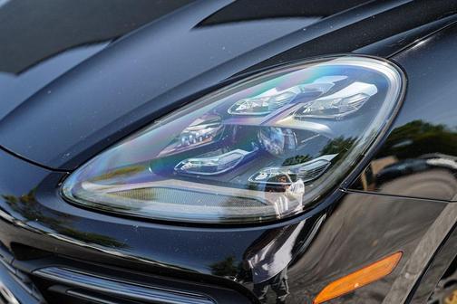 2022 Porsche Cayenne Platinum Edition