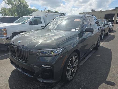 2022 BMW X7 M50i