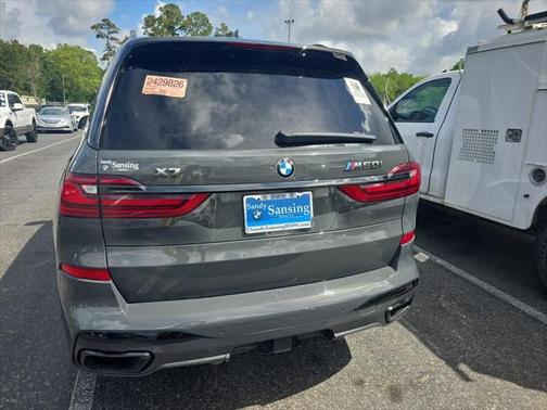 2022 BMW X7 M50i