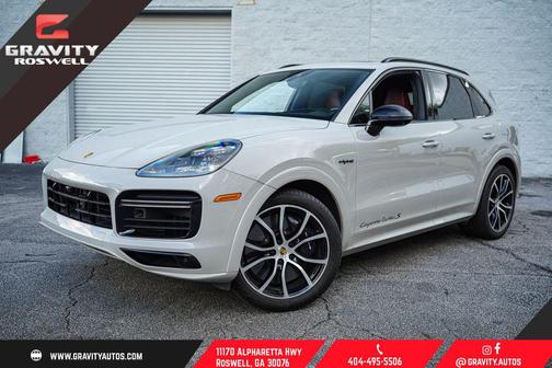 Chalk 2021 Porsche Cayenne Cayenne Turbo S E-Hybrid