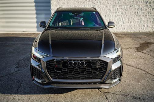 Mythos Black Metallic 2022 Audi RS Q8 4.0T