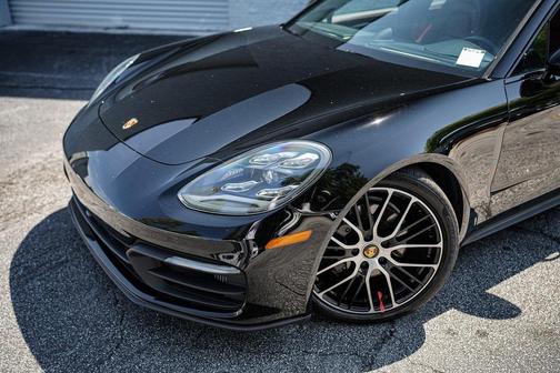 2022 Porsche Panamera Platinum Edition