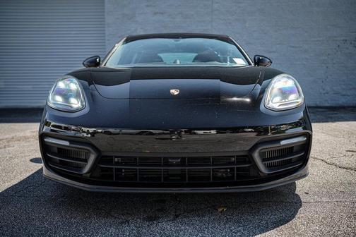 2022 Porsche Panamera Platinum Edition