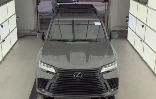 2025 Lexus LX 700h Luxury
