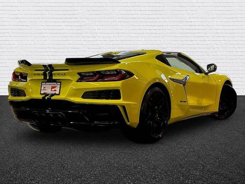 Accelerate Yellow Metallic 2023 Chevrolet Corvette Z06