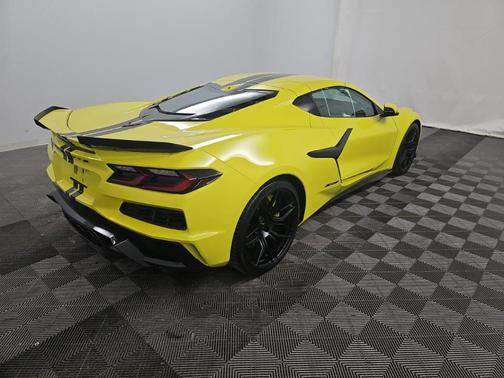 Accelerate Yellow Metallic 2023 Chevrolet Corvette Z06