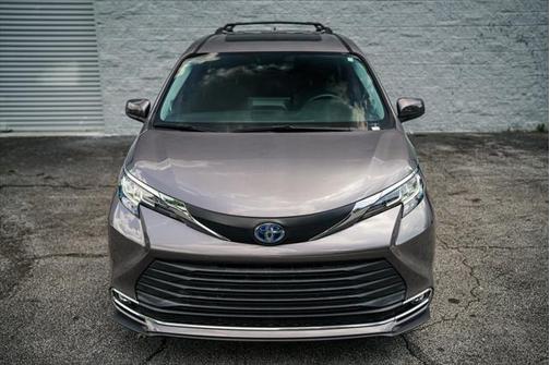 2022 Toyota Sienna XLE 7 Passenger