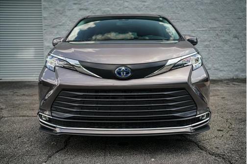 2022 Toyota Sienna XLE 7 Passenger