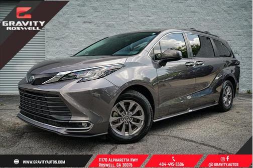 2022 Toyota Sienna XLE 7 Passenger