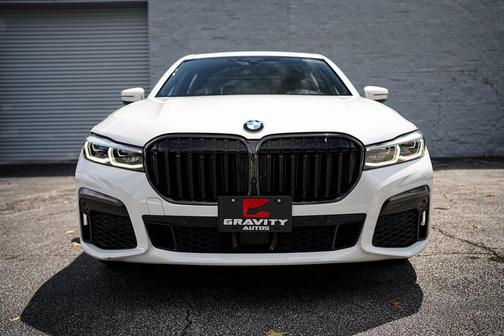2022 BMW 740 i