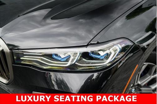 2022 BMW X7 M50i
