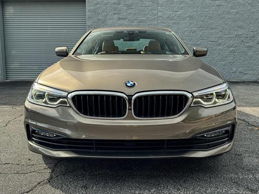 2017 BMW 540 540i