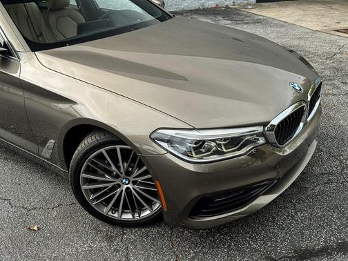 2017 BMW 540 540i