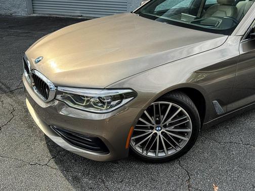 2017 BMW 540 540i