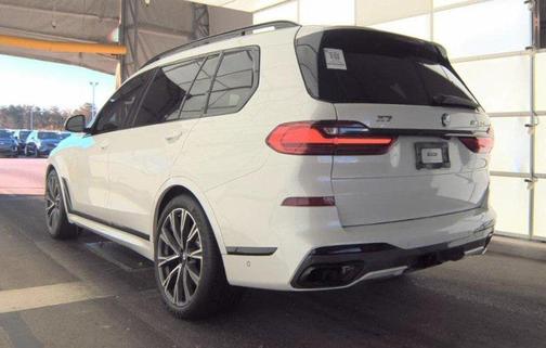 2022 BMW X7 M50i