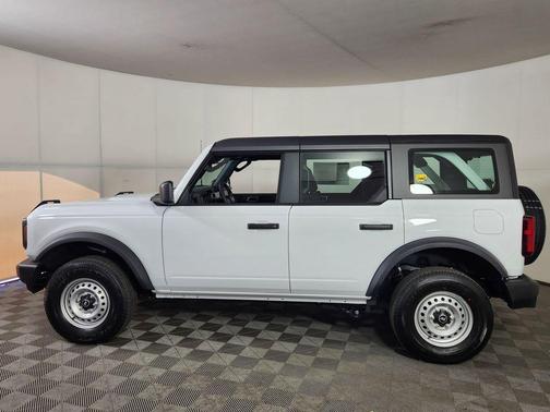 Oxford White 2026 Ford Bronco Base