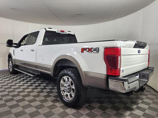 2022 Ford F-350 LARIAT SUPER DUTY