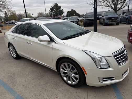 White Diamond Clearcoat 2013 Cadillac XTS Premium