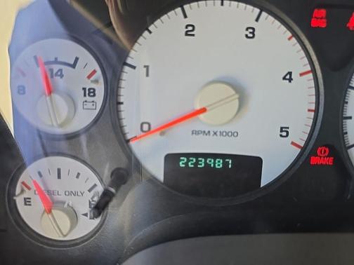 Green 2004 Dodge Ram 2500 ST