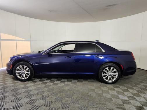 2017 Chrysler 300 LIMITED
