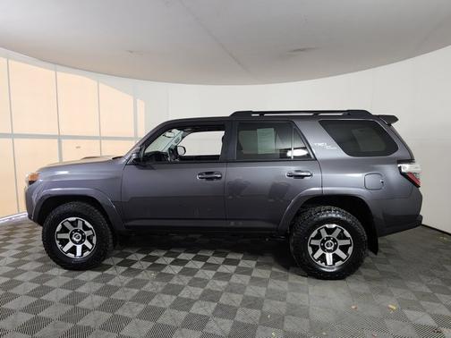 2022 Toyota 4Runner TRD OFF ROAD