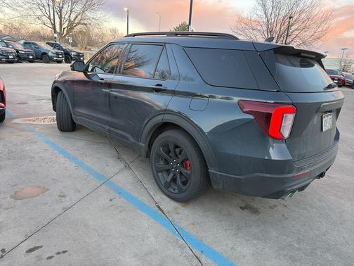 2022 Ford Explorer ST