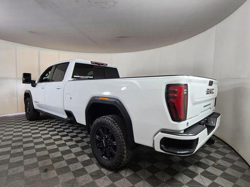 2024 GMC Sierra 2500 AT4