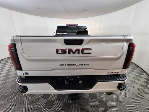 2024 GMC Sierra 2500 AT4