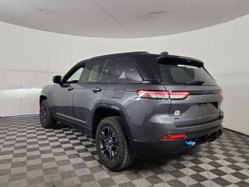 2025 Jeep Grand Cherokee 4xe Trailhawk