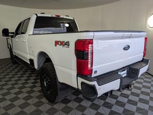2024 Ford F-350 LARIAT SUPER DUTY