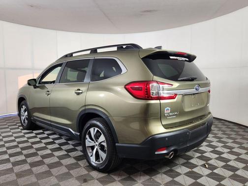 Autumn Green Metallic 2023 Subaru Ascent Premium 8-Passenger