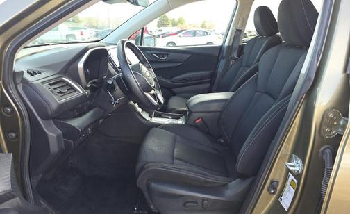 Autumn Green Metallic 2023 Subaru Ascent Premium 8-Passenger