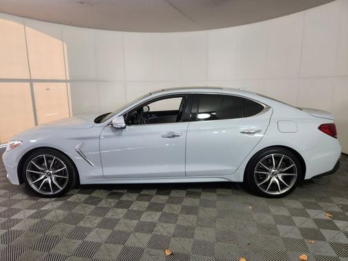 2020 Genesis G70 2.0T