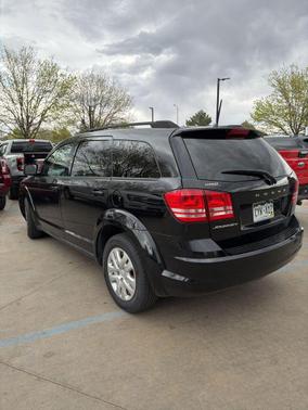 Pitch Black Clearcoat 2019 Dodge Journey SE