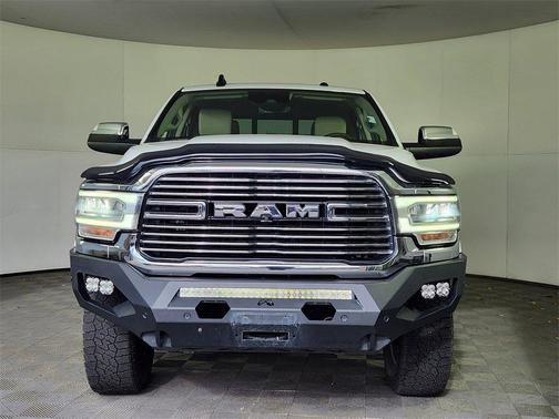 2020 RAM 3500 Laramie Crew Cab 4x4 8' Box